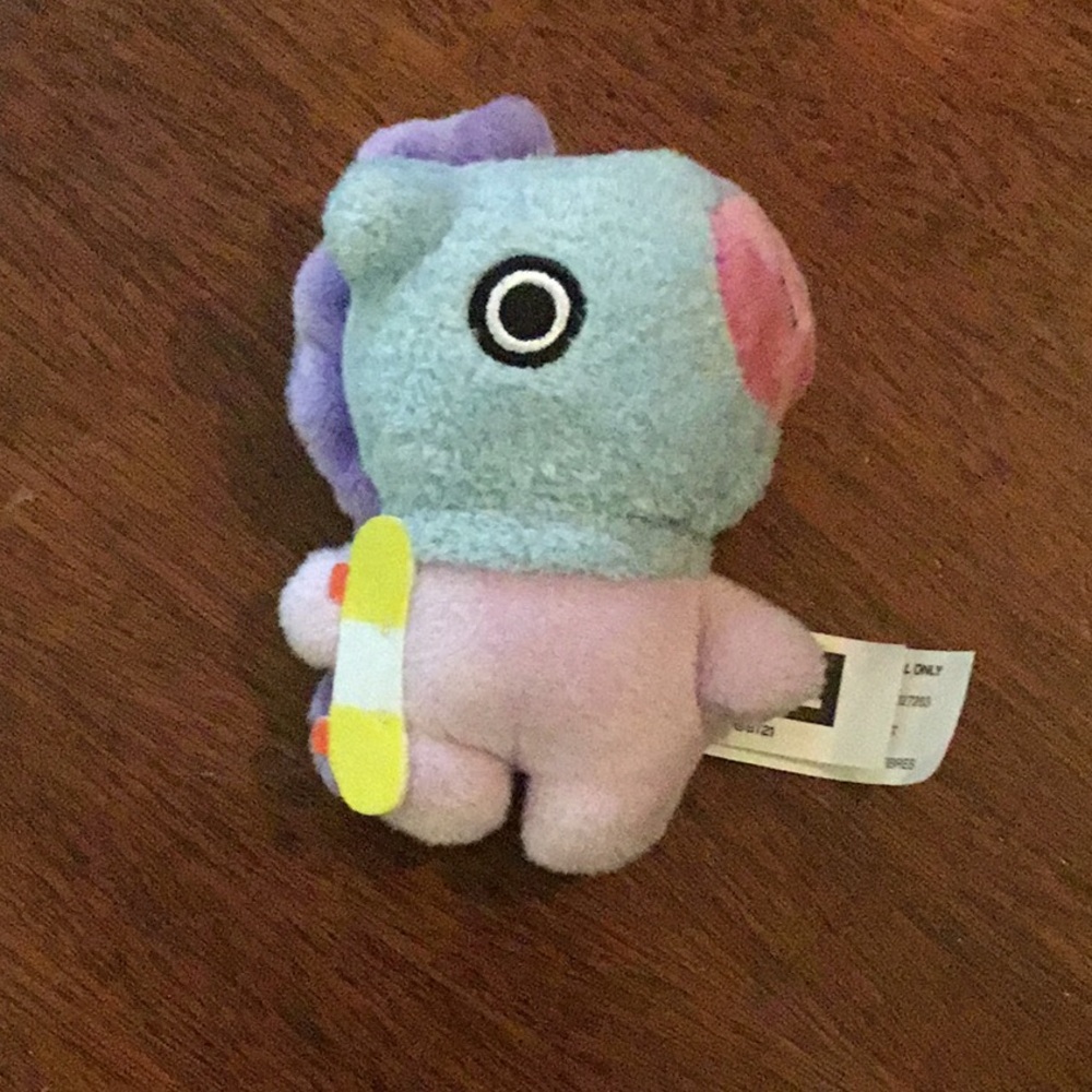 BT21 Mang small plushie with skateboard